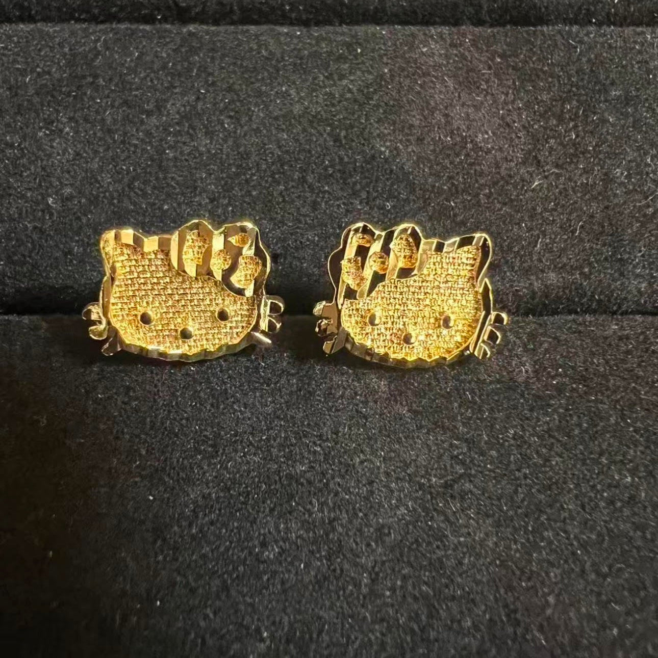 Hello Kitty Face Studs