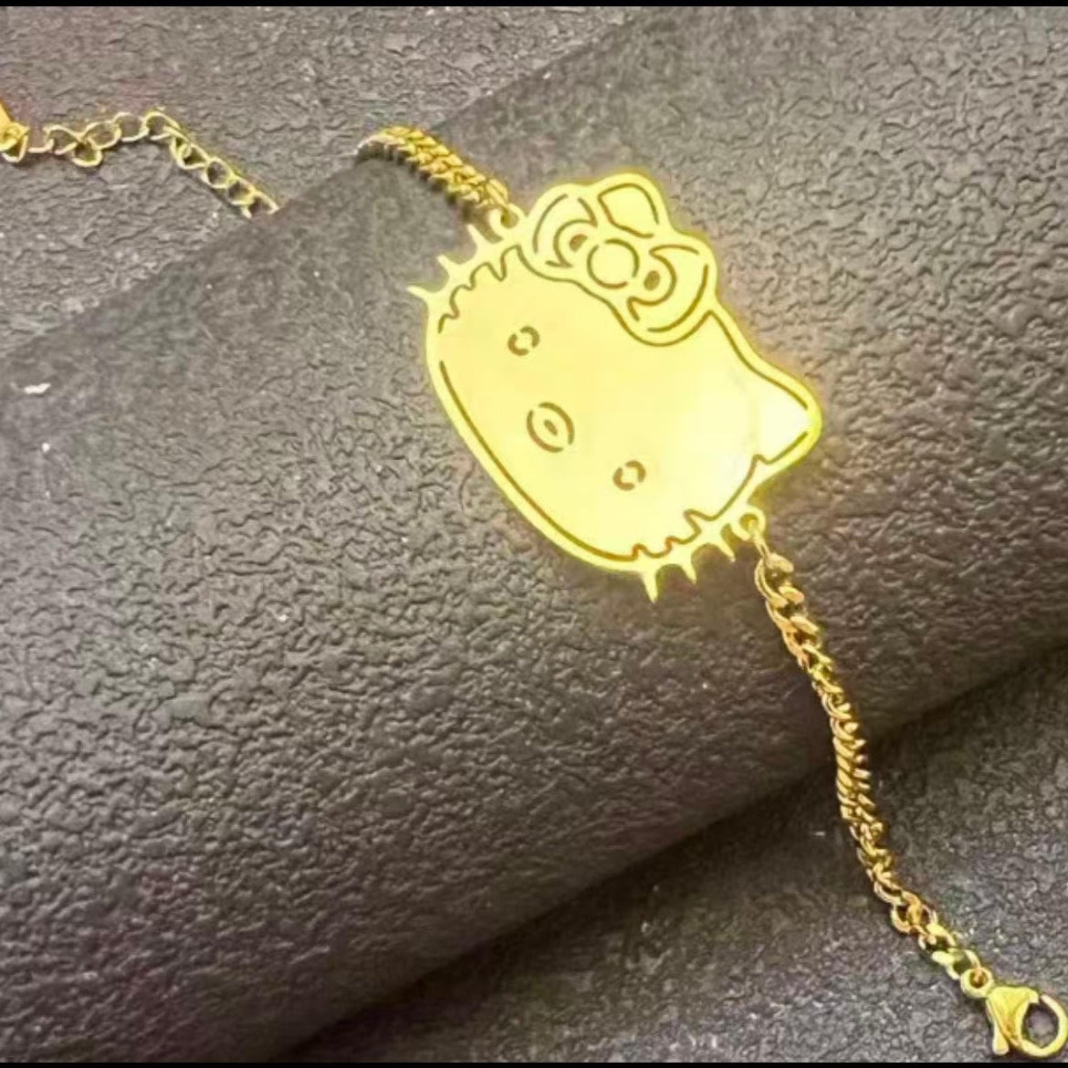 Hello Kitty Face Bracelet