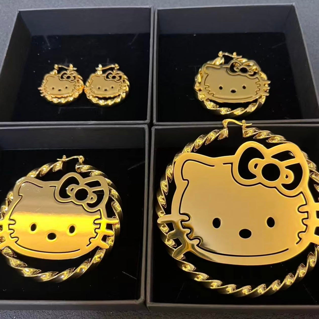 Hello Kitty Twist Hoop